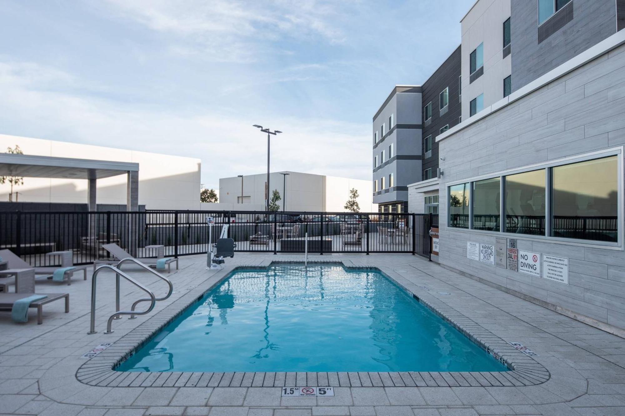 Fairfield By Marriott Inn & Suites Anaheim Los Alamitos Buitenkant foto