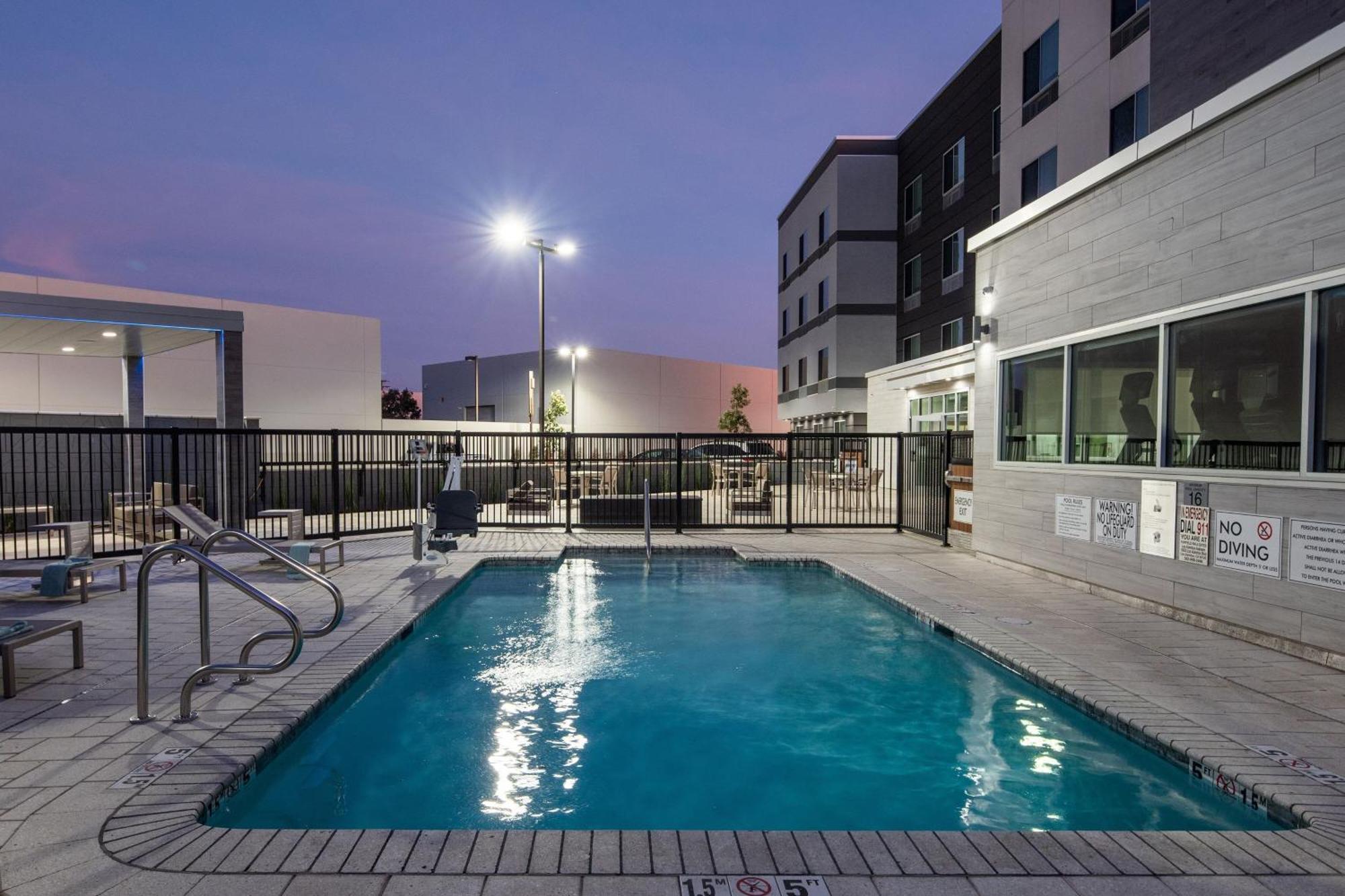 Fairfield By Marriott Inn & Suites Anaheim Los Alamitos Buitenkant foto